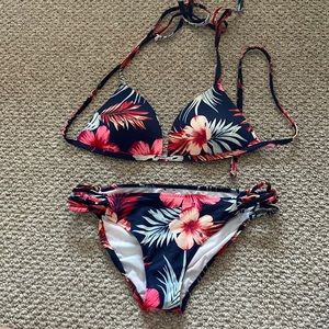 Hawaiian floral bikini